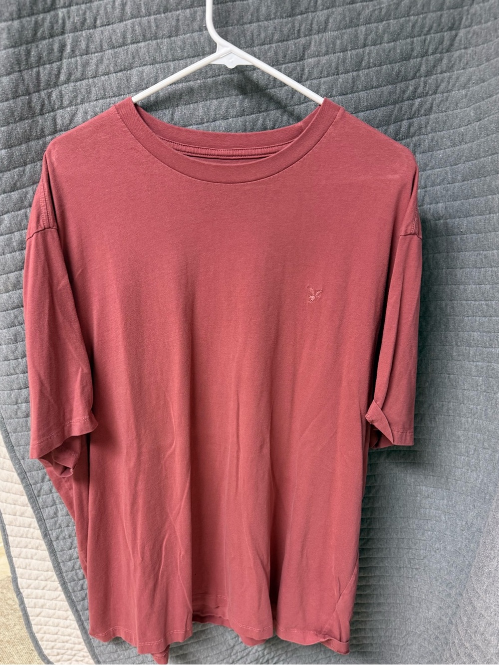 American Eagle Outfitters Men's Crewneck T-Shirt - Rosewood